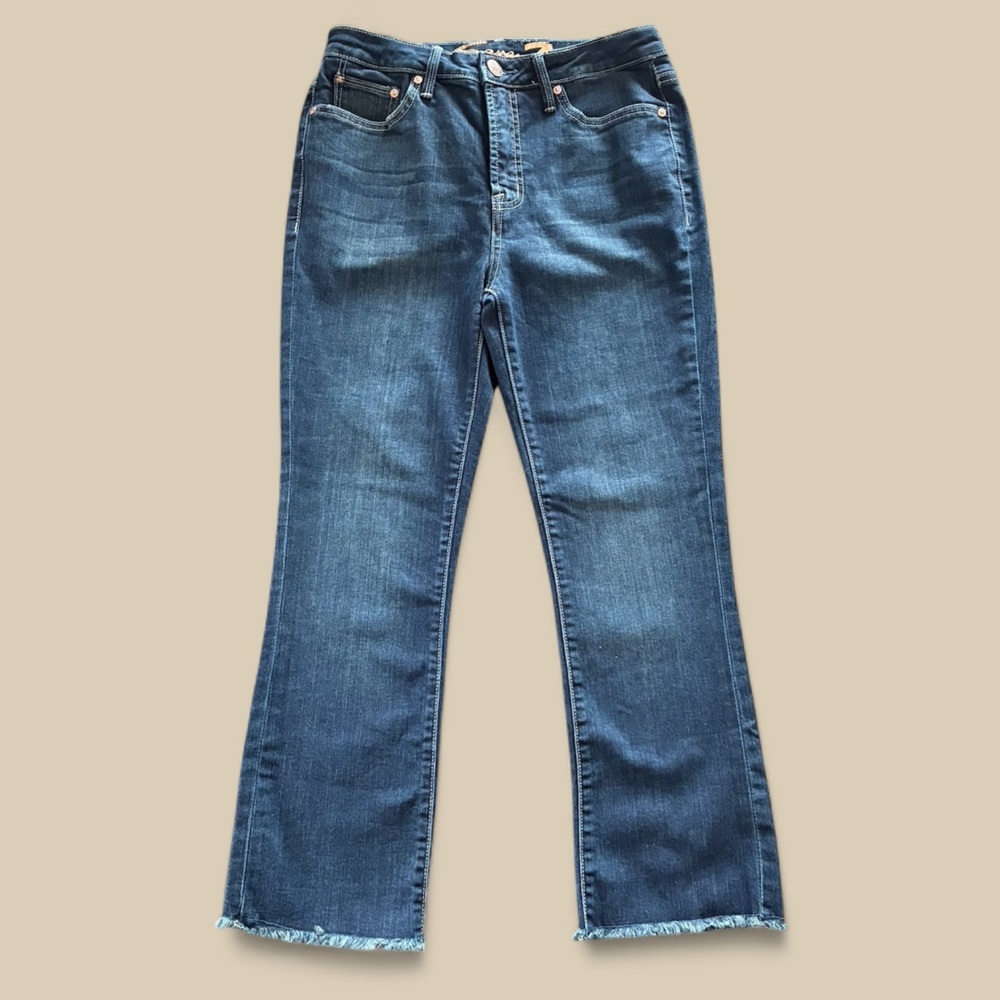 Seven 7 Fashion Jean Size 4 Slim through hip and thigh - High rise
